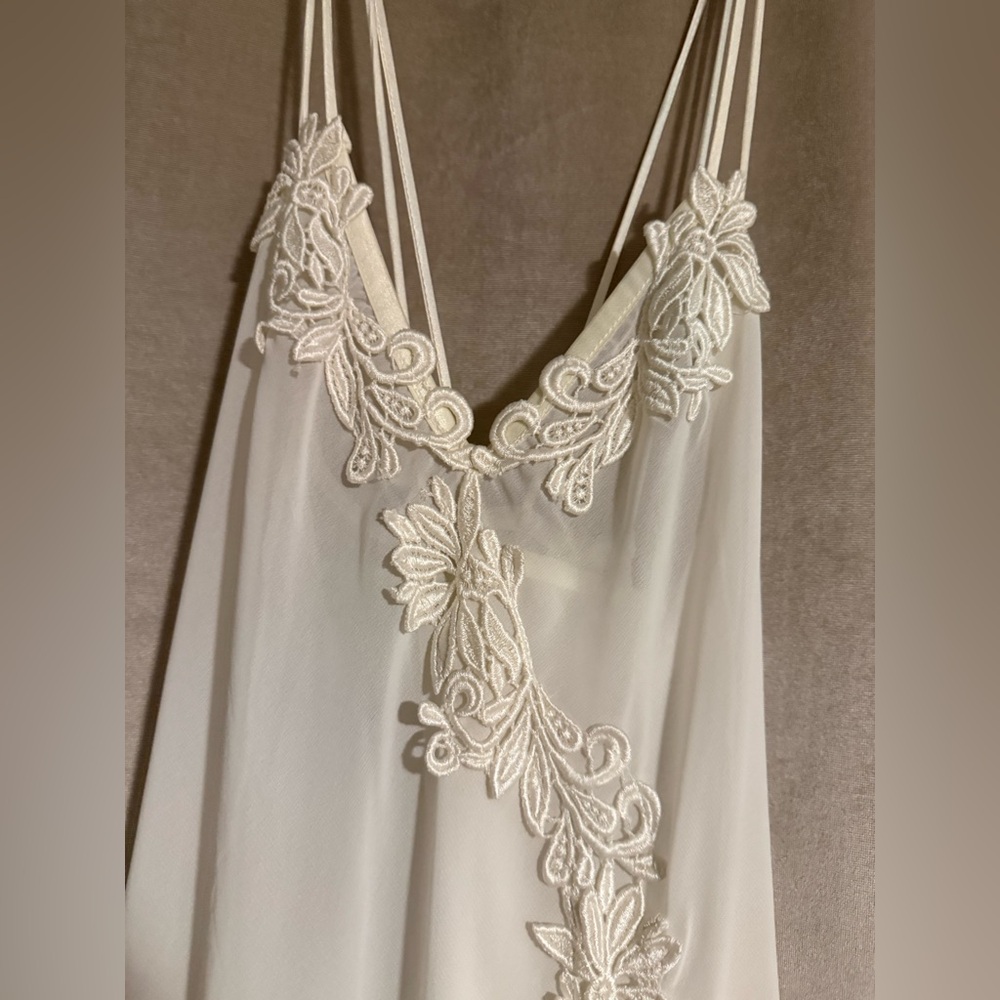 Vintage Bridal Floral Chisme / Nightgown Intimates by Flora Size Small